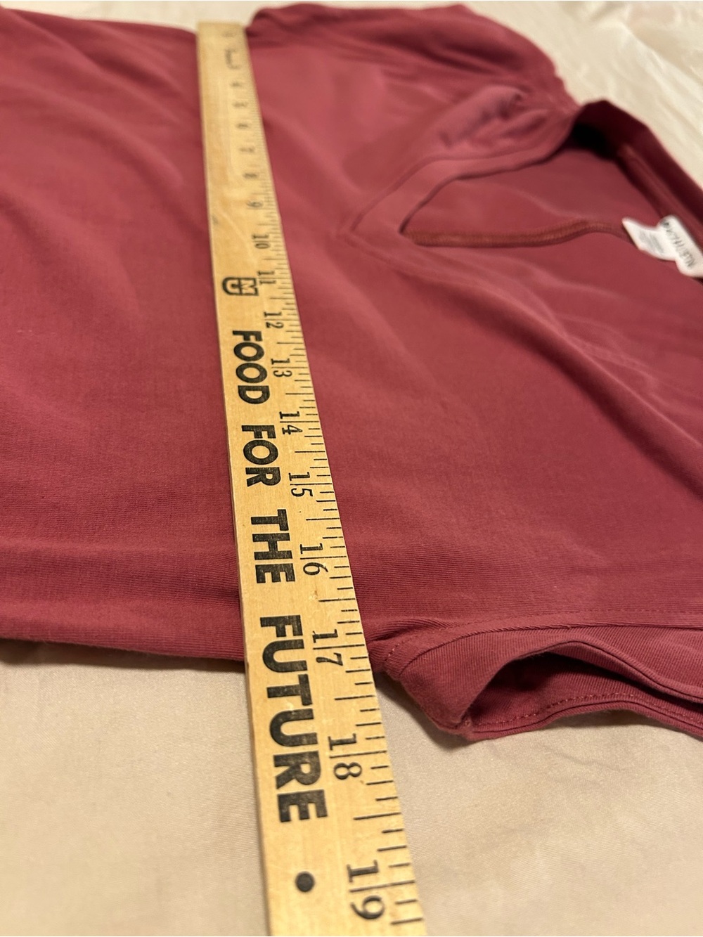 Athleta Effortless Tee Drews in Berry Size Medium Athleisure Sporty Casual - Picture 5 of 9